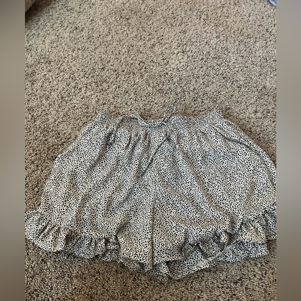 flowy shorts - Picture 3 of 3